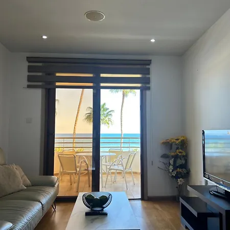 Ithaki Phinikoudes No. 201 Appartement *