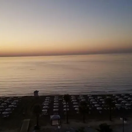 Ithaki Phinikoudes No. 201 *