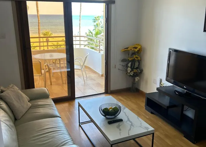 Ithaki Phinikoudes No. 201 * Larnaca