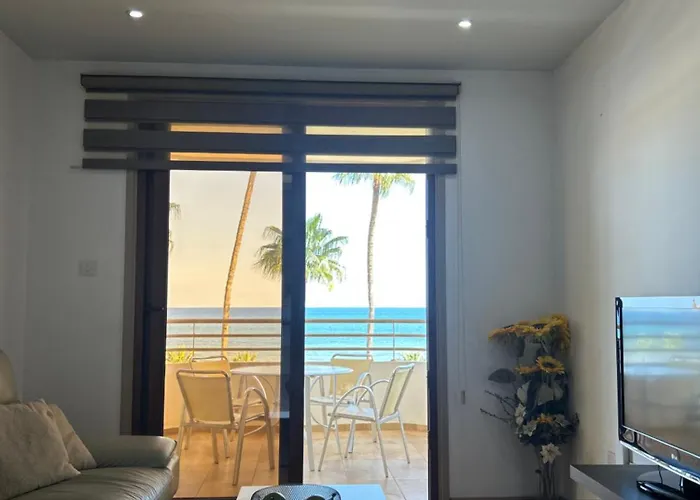 Ithaki Phinikoudes No. 201 Appartement *