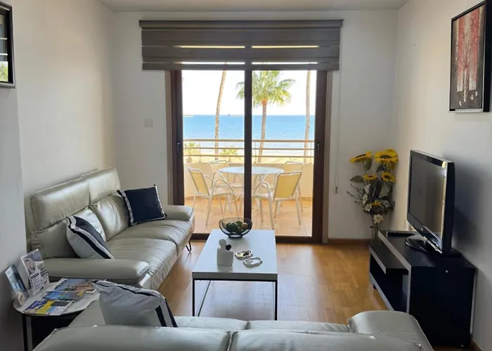 Ithaki Phinikoudes No. 201 Apartment