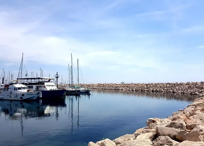 Ithaki Phinikoudes No. 201 Apartment Larnaca