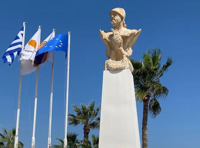 Apartment Ithaki Phinikoudes No. 201